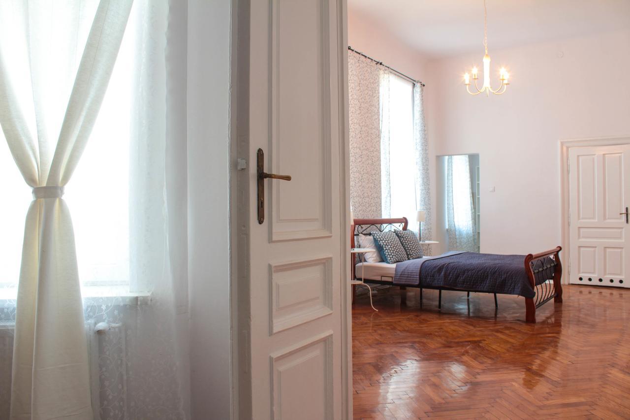 Old Town Apartments Краков Экстерьер фото